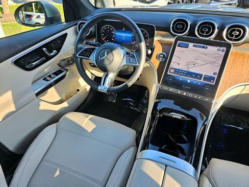 Used 2023 Mercedes-Benz GLC 300 4MATIC image 28