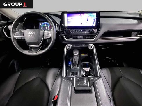 Certified 2025 Toyota Grand Highlander AWD image 16