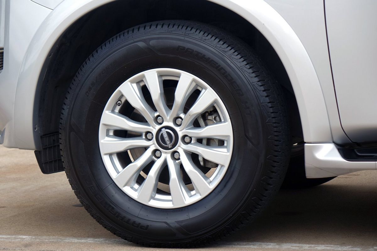 Used 2021 Nissan Armada SV RWD image 25