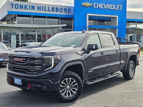 Used 2023 GMC Sierra 1500 AT4 AWD/4WD image 2