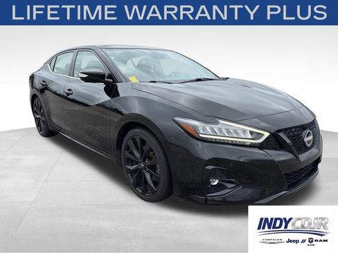 Used 2023 Nissan Maxima SR w/ Sport Mat Group FWD image 3