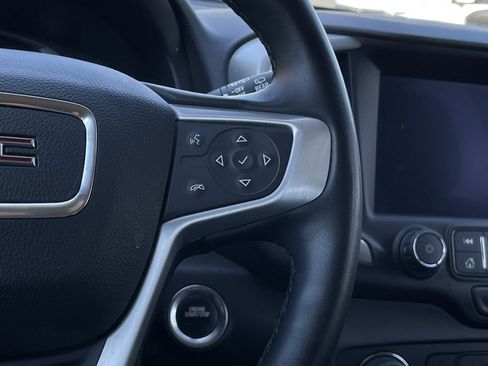 Used 2024 GMC Terrain SLT image 16