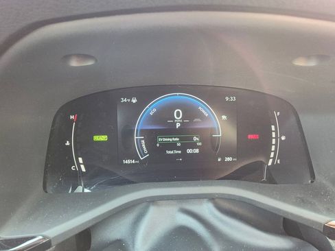 Used 2025 Toyota Camry SE w/ Convenience Package image 12