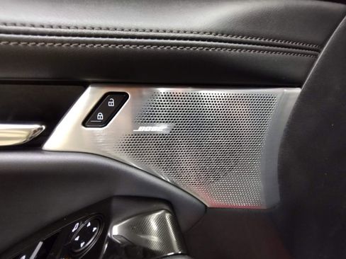 Used 2021 MAZDA MAZDA3 Hatchback w/Premium Plus Pkg image 19