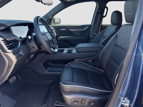 New 2026 GMC Acadia Denali w/ Super Cruise Package image 9