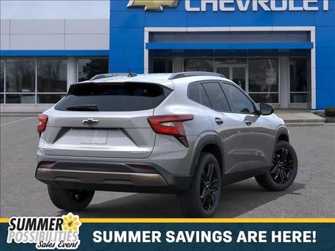 New 2026 Chevrolet Trax ACTIV w/ Sunroof Package FWD image 4