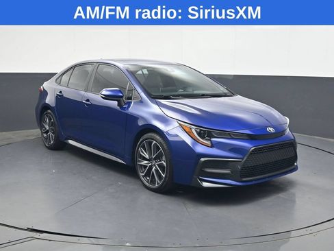Used 2020 Toyota Corolla SE FWD image 2