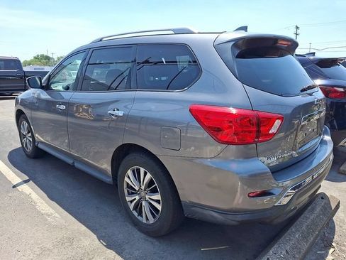 Used 2020 Nissan Pathfinder SV FWD image 4