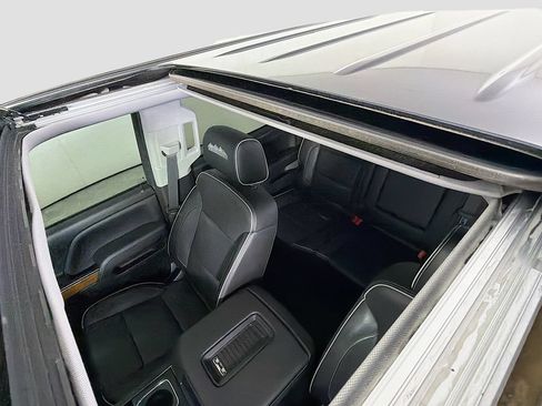 Used 2017 Chevrolet Silverado 1500 High Country RWD image 17