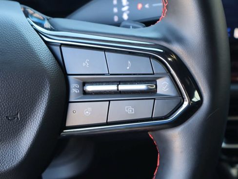 Used 2024 Chevrolet Traverse RS FWD image 15