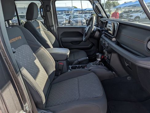 Used 2026 Jeep Gladiator Mojave AWD/4WD image 31