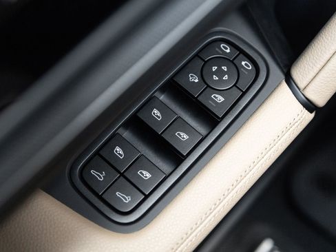 New 2026 Porsche Cayenne Coupe AWD/4WD image 20