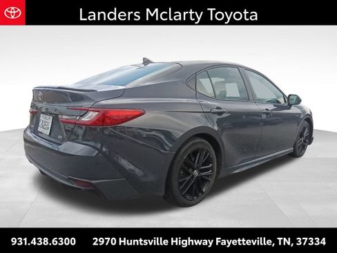 Used 2025 Toyota Camry SE FWD image 3