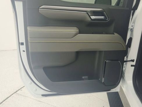 Certified 2025 Chevrolet Silverado 1500 ZR2 w/ Technology Package image 28