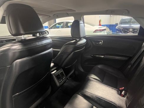 Used 2016 Toyota Avalon Limited image 18