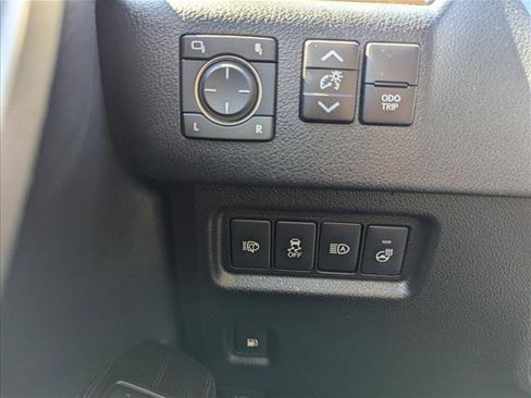 Used 2021 Lexus GX 460 Premium w/ Premium Package image 15