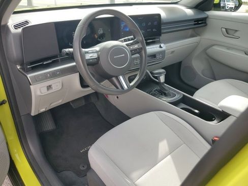Used 2025 Hyundai Kona SEL FWD image 19