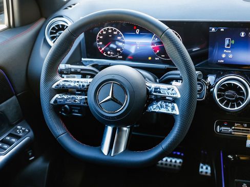 New 2026 Mercedes-Benz GLA 250 4MATIC image 13