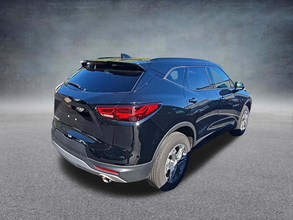 Used 2025 Chevrolet Blazer LT w/ Convenience Package FWD image 9