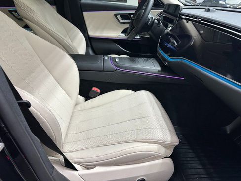 Used 2025 Mercedes-Benz E 350 Sedan image 23
