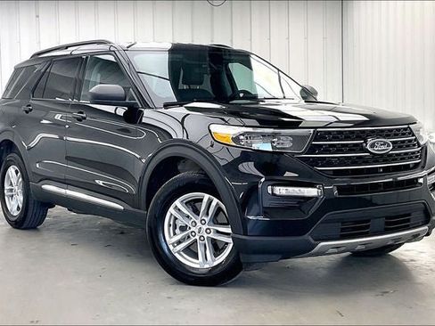 Used 2024 Ford Explorer XLT w/ Equipment Group 202A AWD/4WD image 1