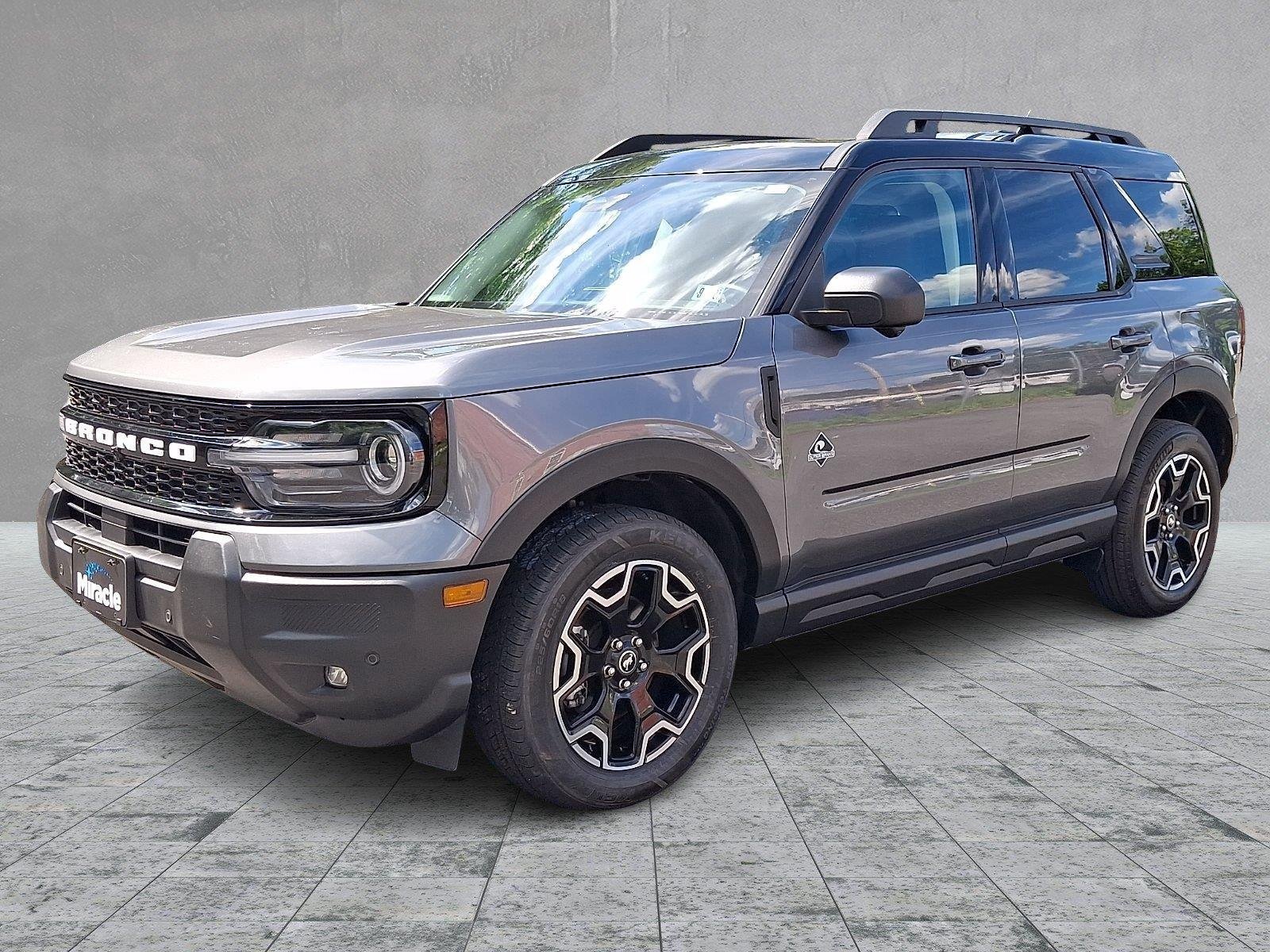 Used 2025 Ford Bronco Sport Outer Banks w/ Outer Banks Tech Package+ AWD/4WD image 3