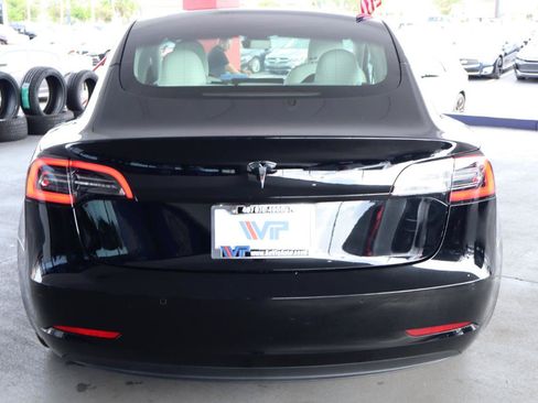 Used 2022 Tesla Model 3 RWD image 8