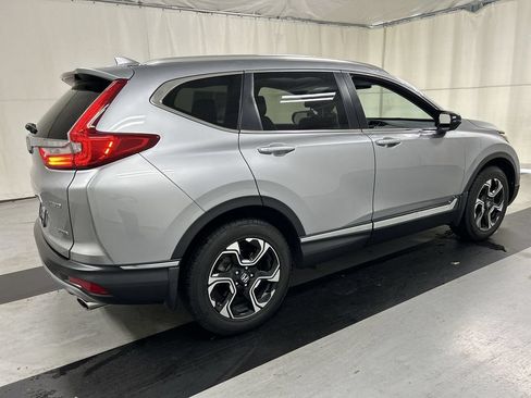 Used 2018 Honda CR-V Touring image 2