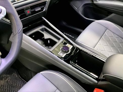 New 2026 Volkswagen Tiguan SEL R-Line image 10