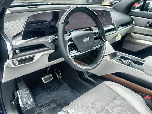 New 2026 Cadillac Vistiq Sport image 10