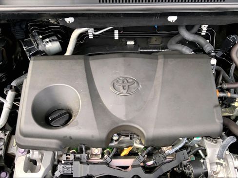Used 2022 Toyota RAV4 XLE image 30