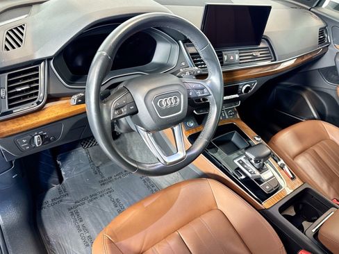 Used 2022 Audi Q5 2.0T Premium Plus w/ Premium Plus Package AWD/4WD image 9