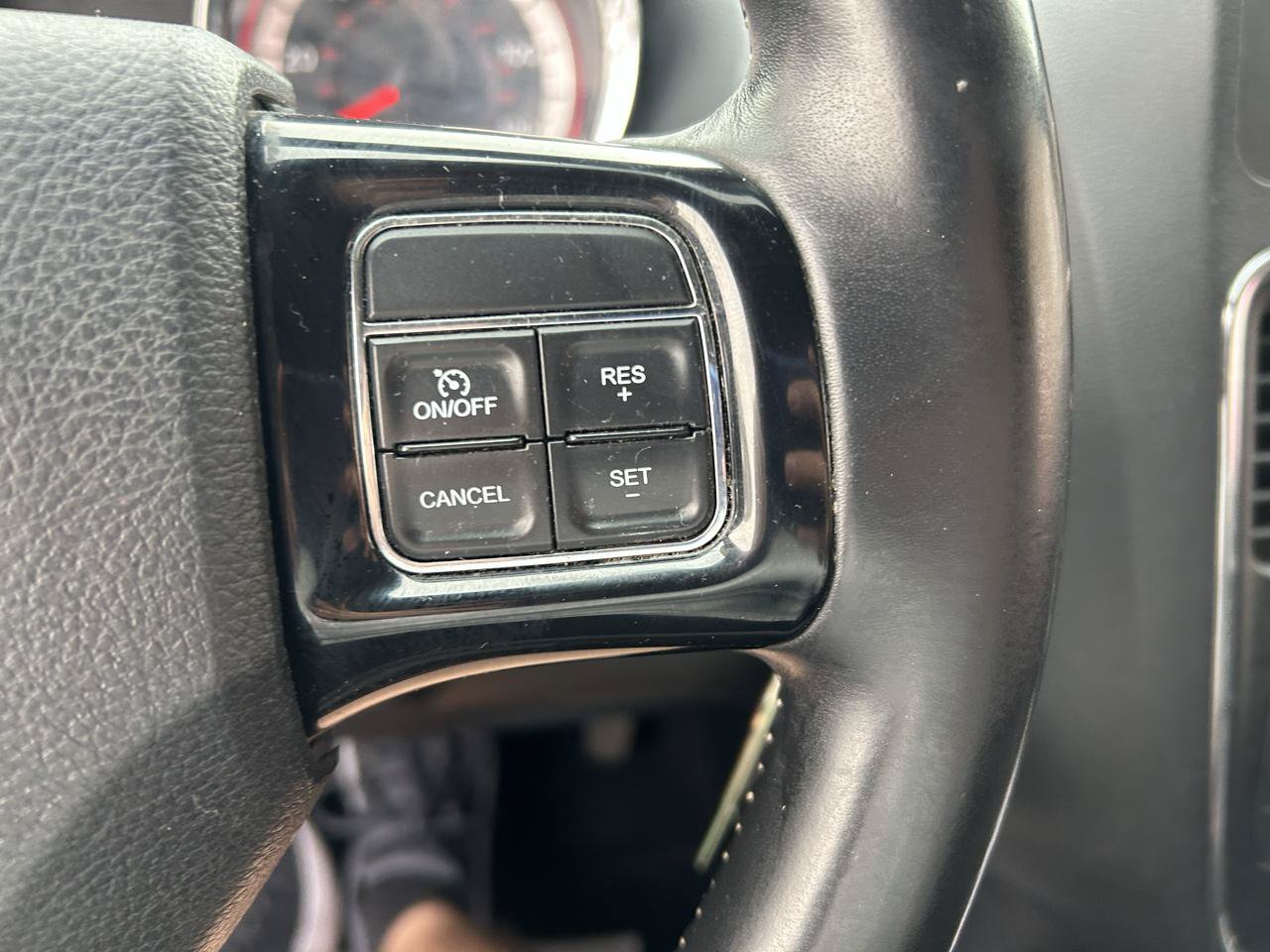 Used 2018 Dodge Grand Caravan SE FWD image 18