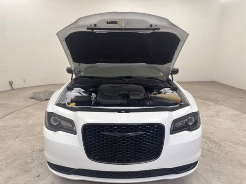 Used 2023 Chrysler 300 Touring w/ Sport Appearance Package RWD image 12