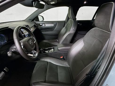 Used 2021 Volvo XC40 T5 R-Design w/ Advanced Package image 23