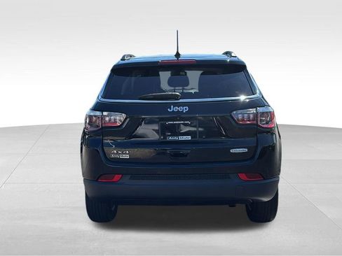 Used 2020 Jeep Compass Latitude w/ Cold Weather Group AWD/4WD image 6
