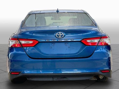 Used 2019 Toyota Camry LE FWD image 5