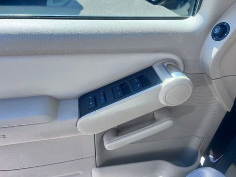 Used 2007 Ford Explorer Sport Trac Limited image 17