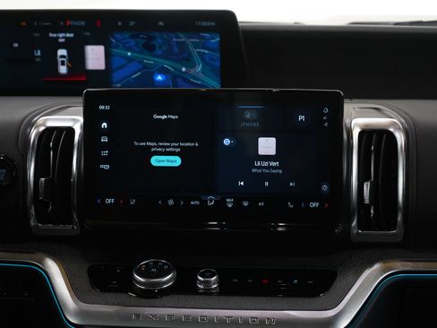 Used 2025 Ford Expedition Tremor image 17