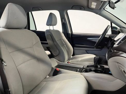 Used 2017 Honda Pilot EX image 10