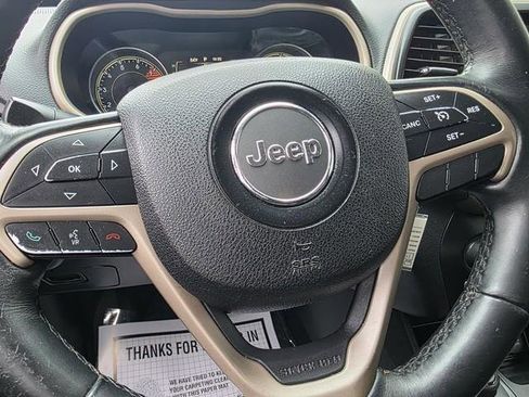 Used 2016 Jeep Cherokee Latitude w/ Cold Weather Group AWD/4WD image 12