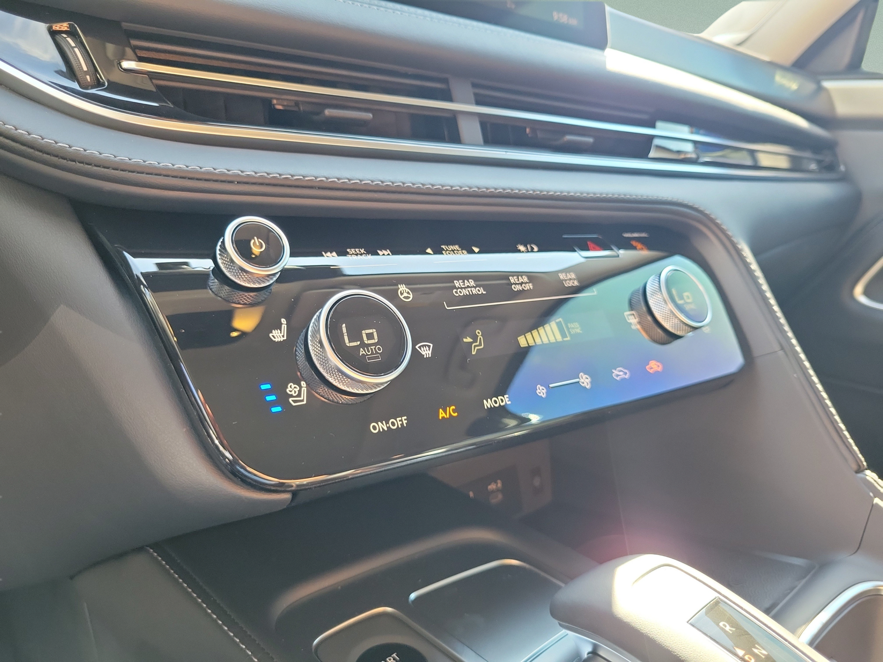 New 2027 INFINITI QX60 Luxe w/ Cargo Package FWD image 20