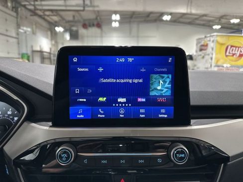 Used 2020 Ford Escape SE image 16