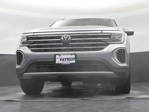 Used 2025 Volkswagen Atlas SE FWD image 49