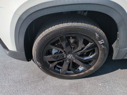Used 2022 Volkswagen Taos SE AWD/4WD image 9