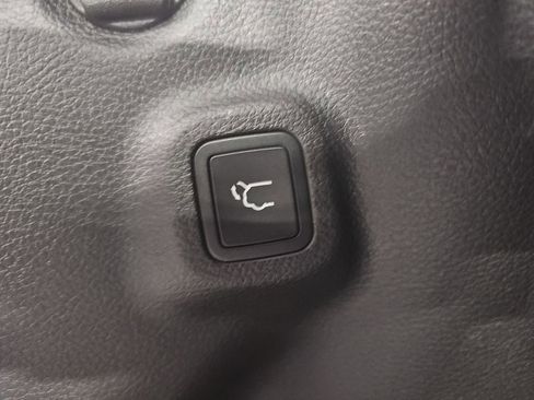 New 2026 Jeep Compass Latitude image 13