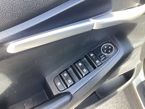 Used 2024 Kia Seltos LX AWD/4WD image 10