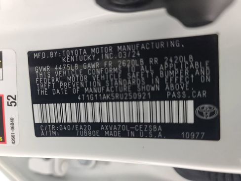 Used 2024 Toyota Camry SE image 38