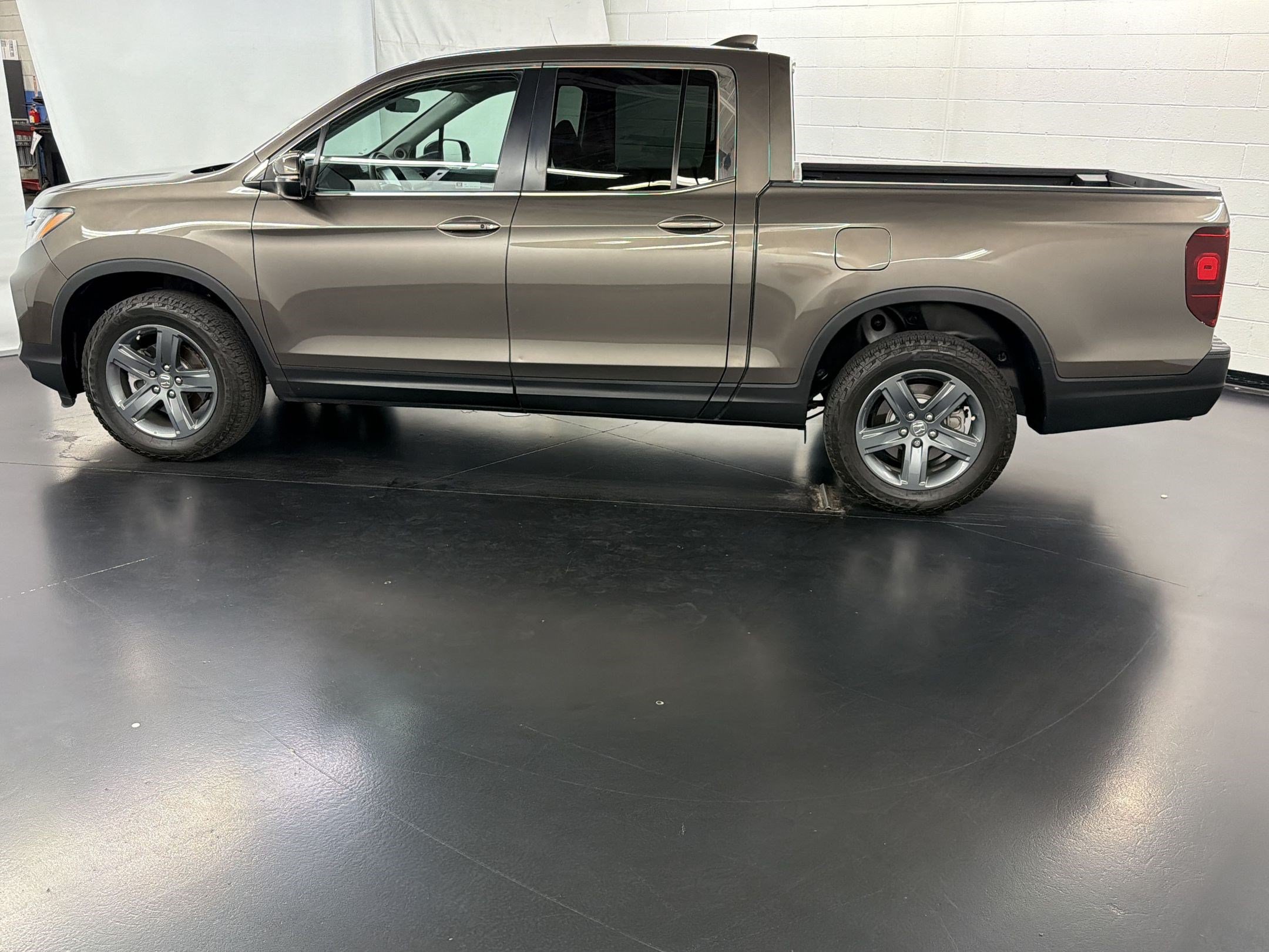 Certified 2021 Honda Ridgeline RTL image 2