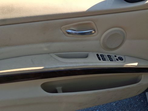 Used 2011 BMW 335i xDrive Sedan AWD/4WD image 11